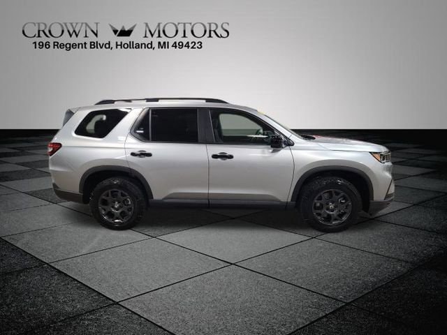 Used 2025 Honda Pilot TrailSport with VIN 5FNYG1H63SB067578 for sale in Holland, MI
