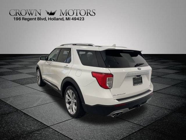 2022 Ford Explorer Platinum photo 2