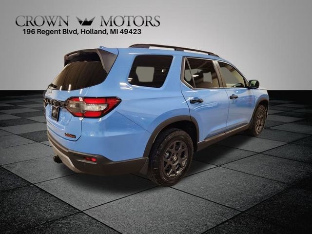2023 Honda Pilot TrailSport photo 2