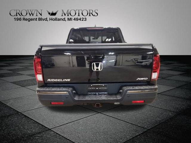 2018 Honda Ridgeline Black Edition photo 2