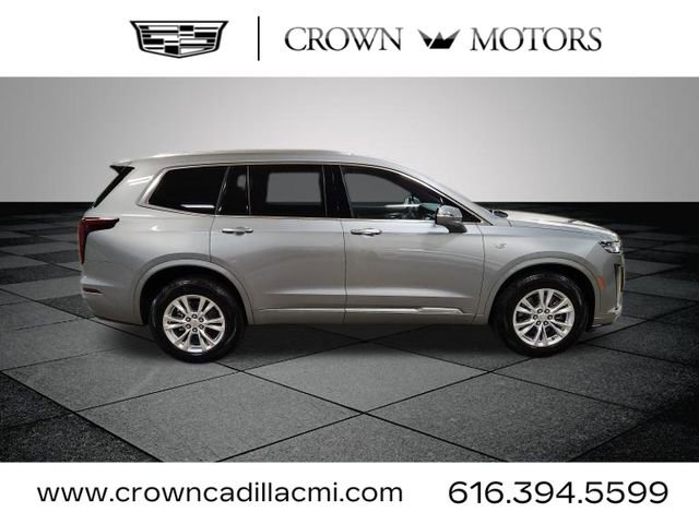 2025 Cadillac XT6 Luxury photo 2