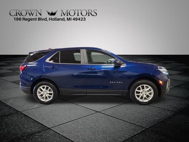 2022 Chevrolet Equinox LT photo 2