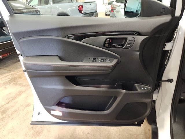 2025 Honda Passport Black Edition - Photo 22