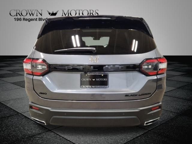 2025 Honda Pilot Black Edition photo 4
