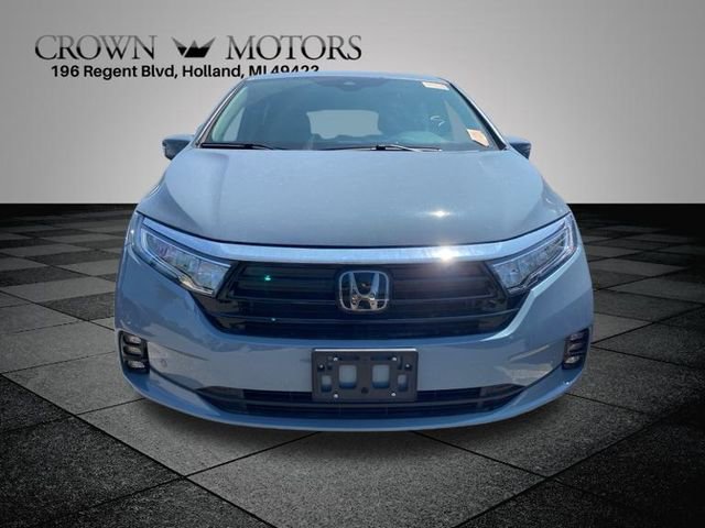 2024 Honda Odyssey Touring photo 3