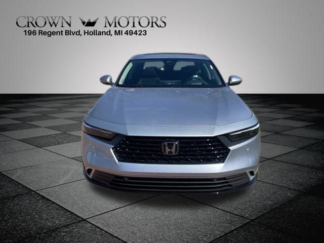 2025 Honda Accord Hybrid Touring photo 2