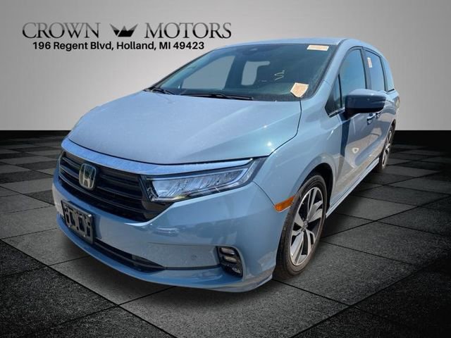 2024 Honda Odyssey Touring photo 2