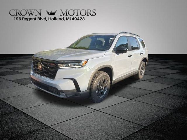 2025 Honda Pilot TrailSport photo 2