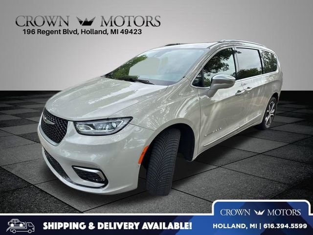 2021 Chrysler Pacifica Pinnacle's photo
