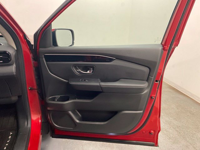 2025 Honda Pilot Touring - Photo 27