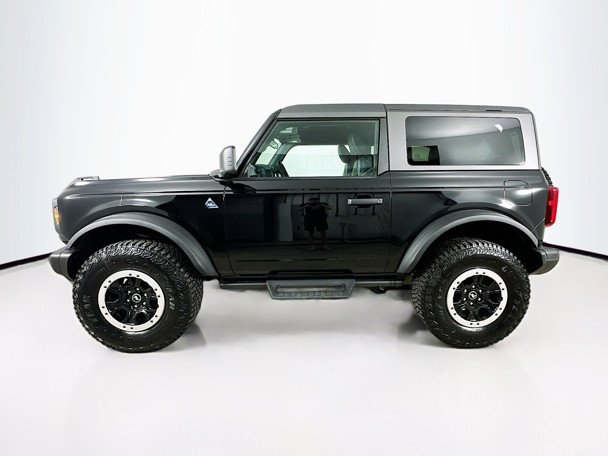 2024 Ford Bronco Black Diamond photo 3
