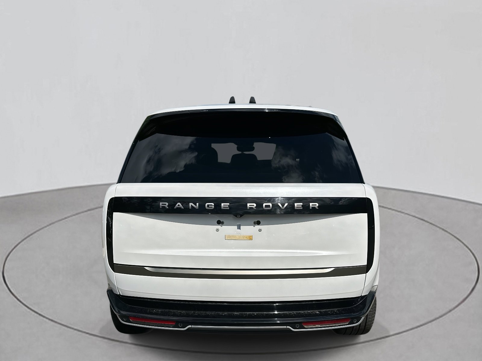 2024 Land Rover Range Rover SE photo 3