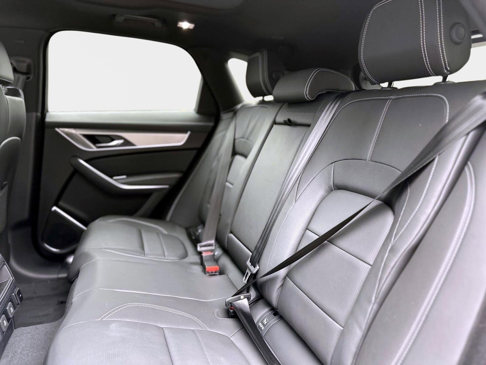 2026 Jaguar F-Pace R-Dynamic S - Photo 9