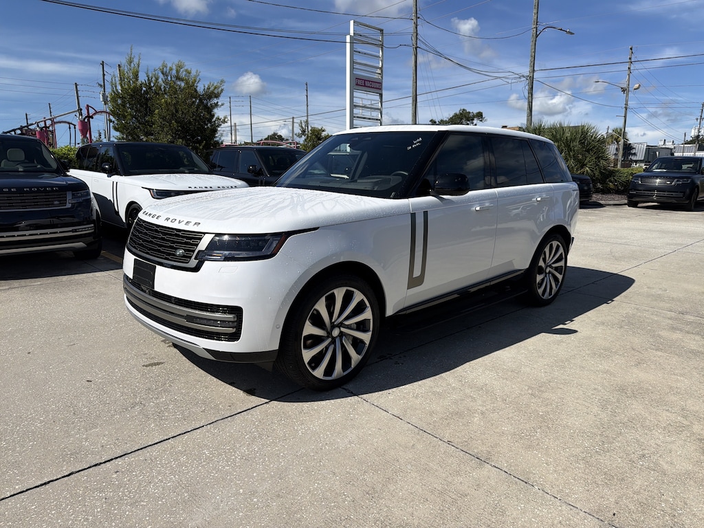 Used 2025 Land Rover Range Rover P530 SE SUV