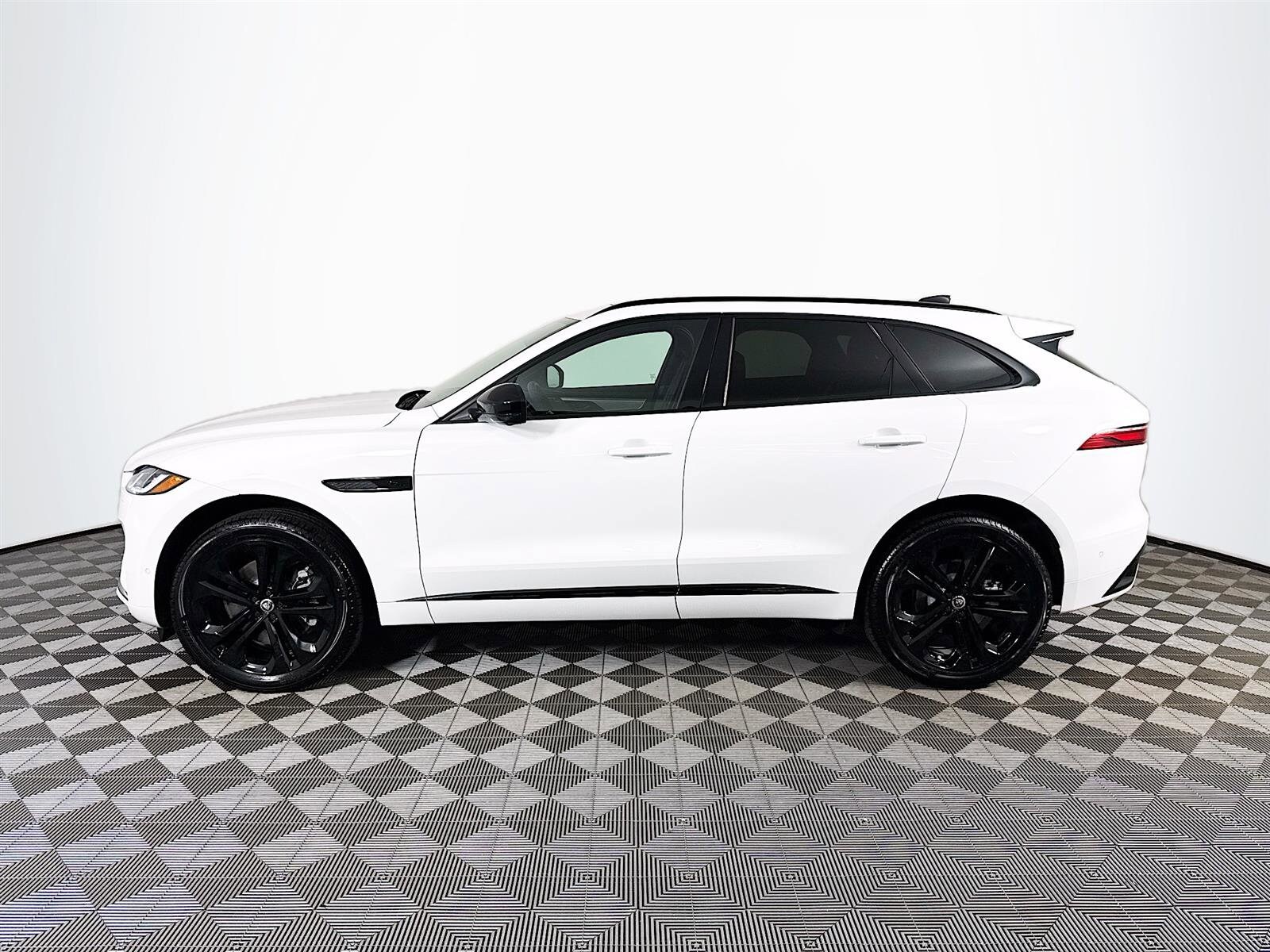 2026 Jaguar F-PACE P400 R-Dynamic S photo 4