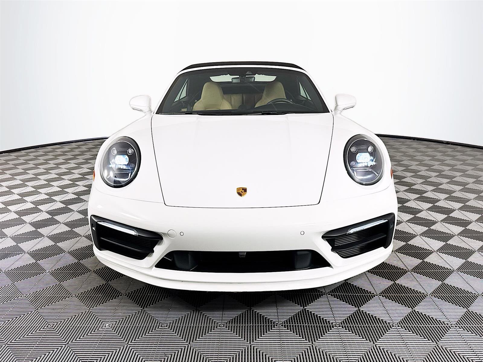 2024 Porsche 911 S photo 2