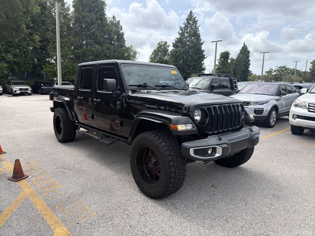 Used 2022 Jeep Gladiator Sport Truck Crew Cab