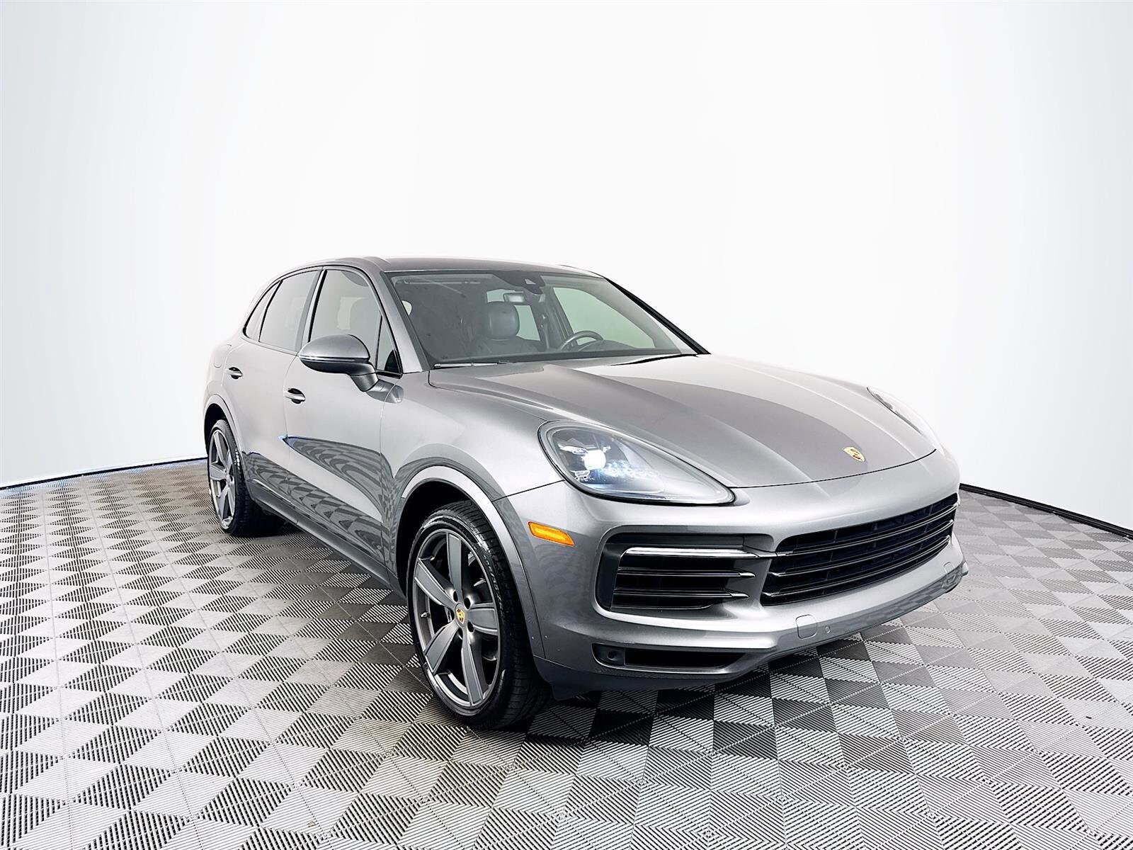 2020 Porsche Cayenne Base photo 3