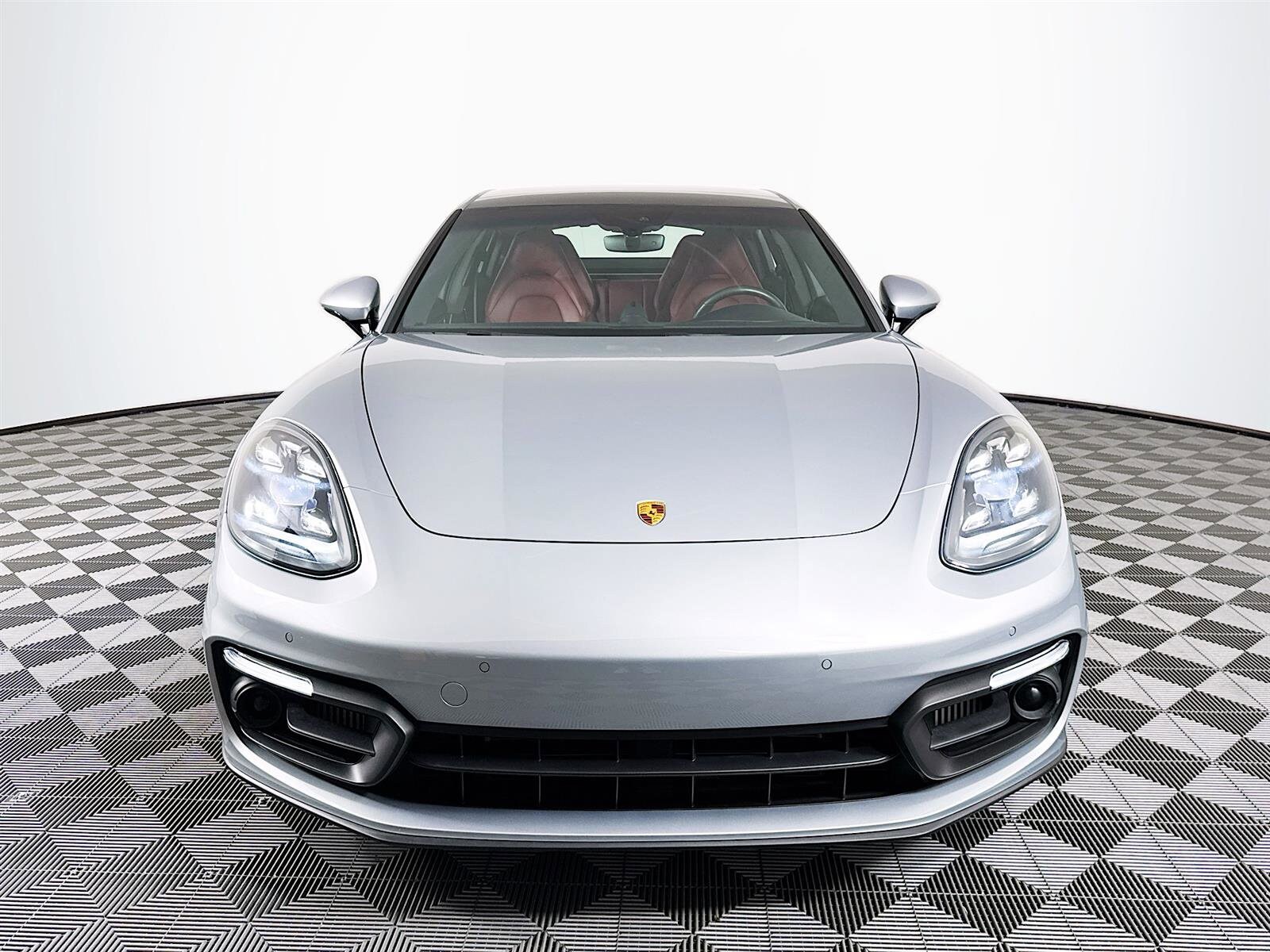 2022 Porsche Panamera 4 Platinum photo 2