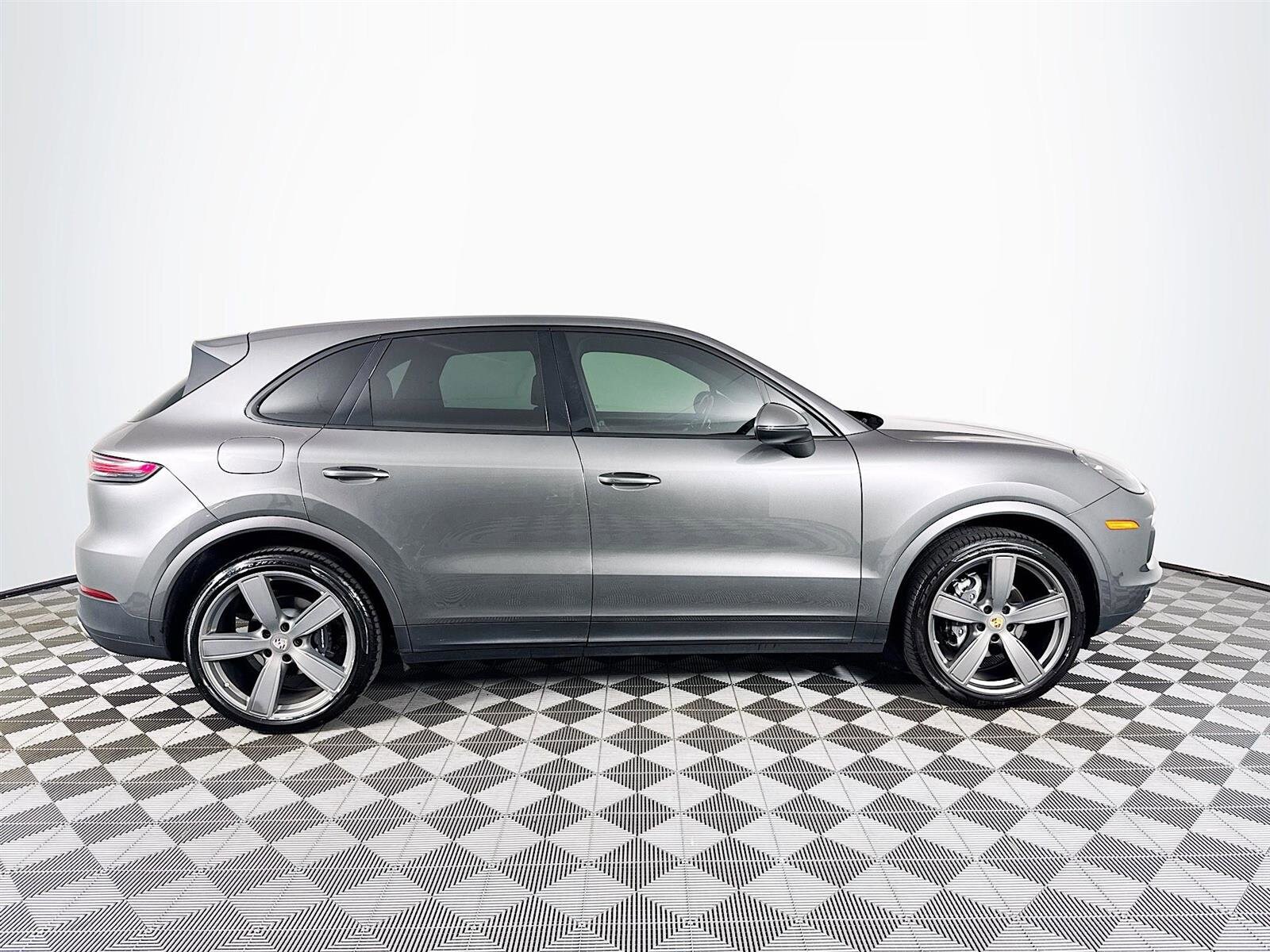 2020 Porsche Cayenne Base photo 4