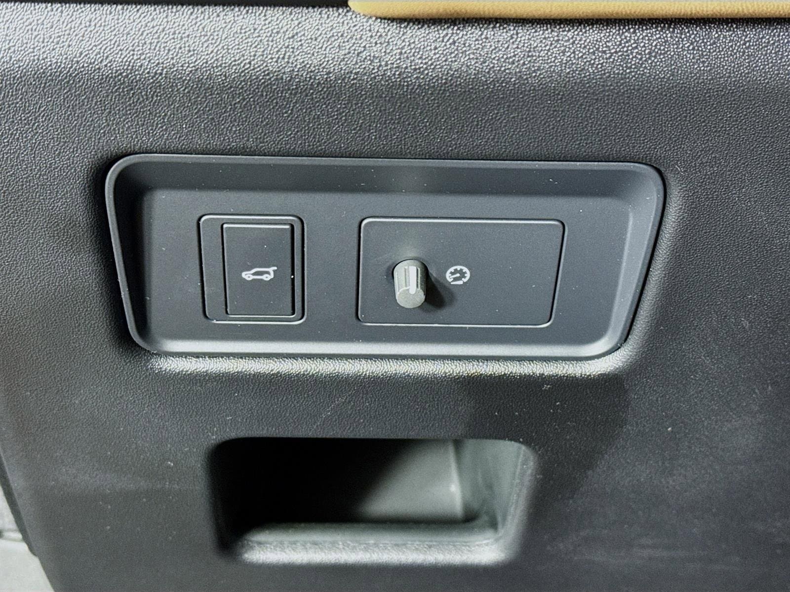 2025 Land Rover Discovery Metropolitan Edition - Photo 10