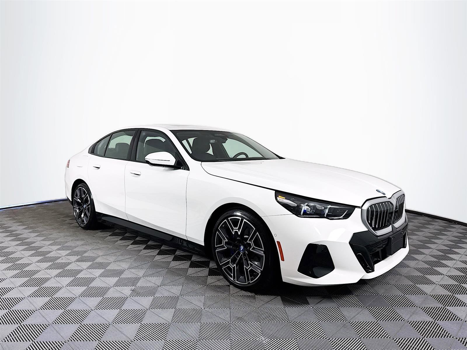 Used 2024 BMW i5 Base with VIN WBY33FK0XRCP52237 for sale in Saint Petersburg, FL