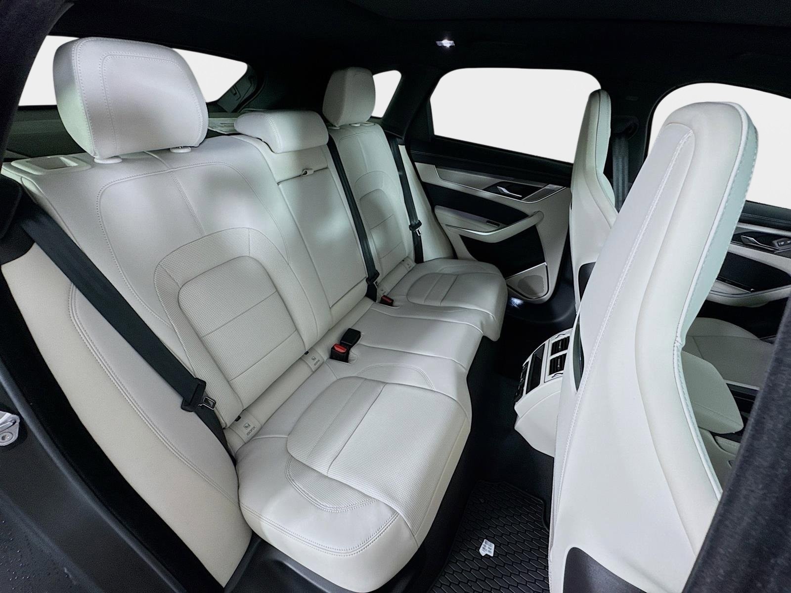 2026 Jaguar F-Pace R-Dynamic S - Photo 27