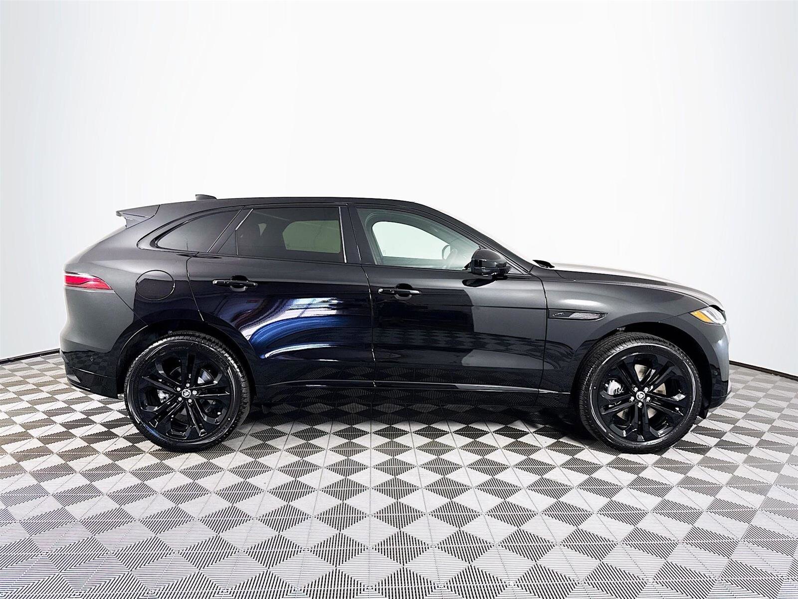 2026 Jaguar F-PACE P250 R-Dynamic S photo 4