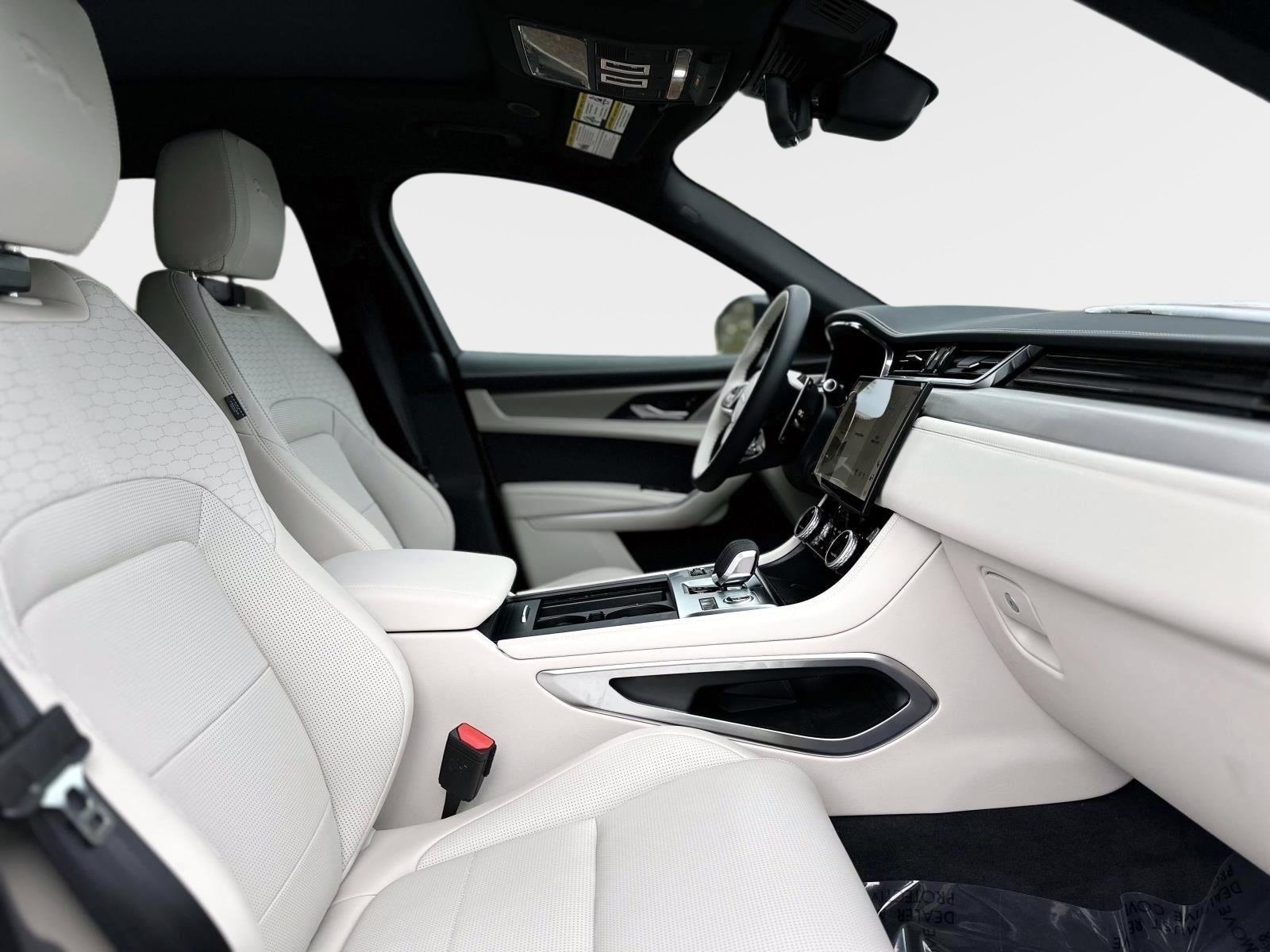2026 Jaguar F-Pace R-Dynamic S - Photo 7