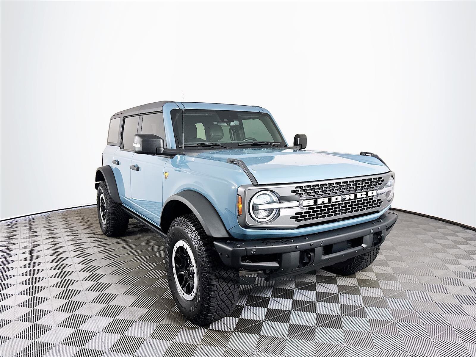 2023 Ford Bronco Badlands photo 3