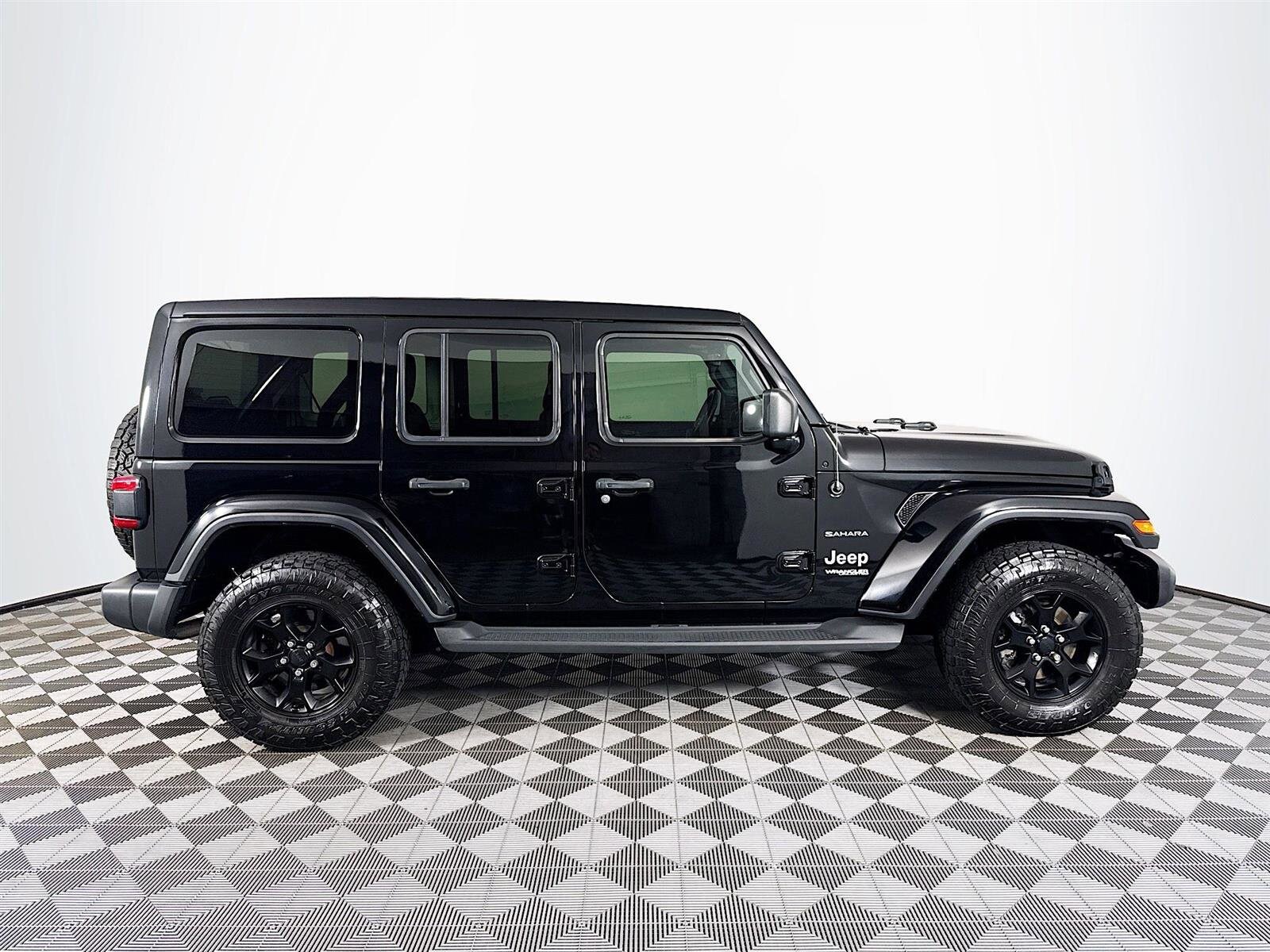 2019 Jeep Wrangler Unlimited Sahara photo 4