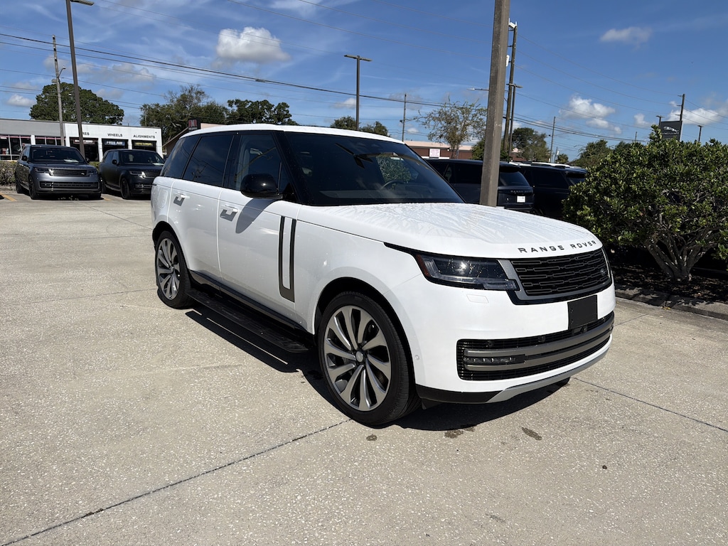 Used 2025 Land Rover Range Rover P530 SE SUV
