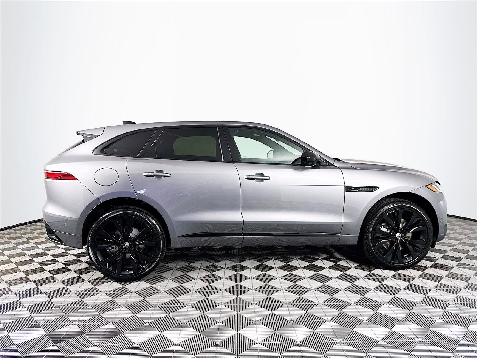 2026 Jaguar F-PACE P250 R-Dynamic S photo 4