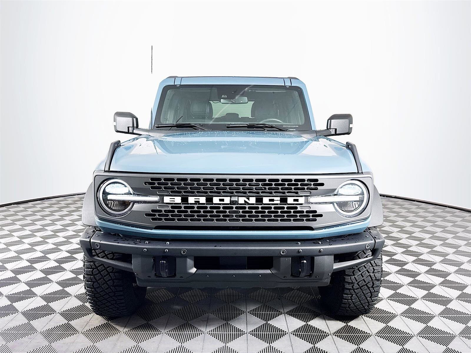 2023 Ford Bronco Badlands photo 2