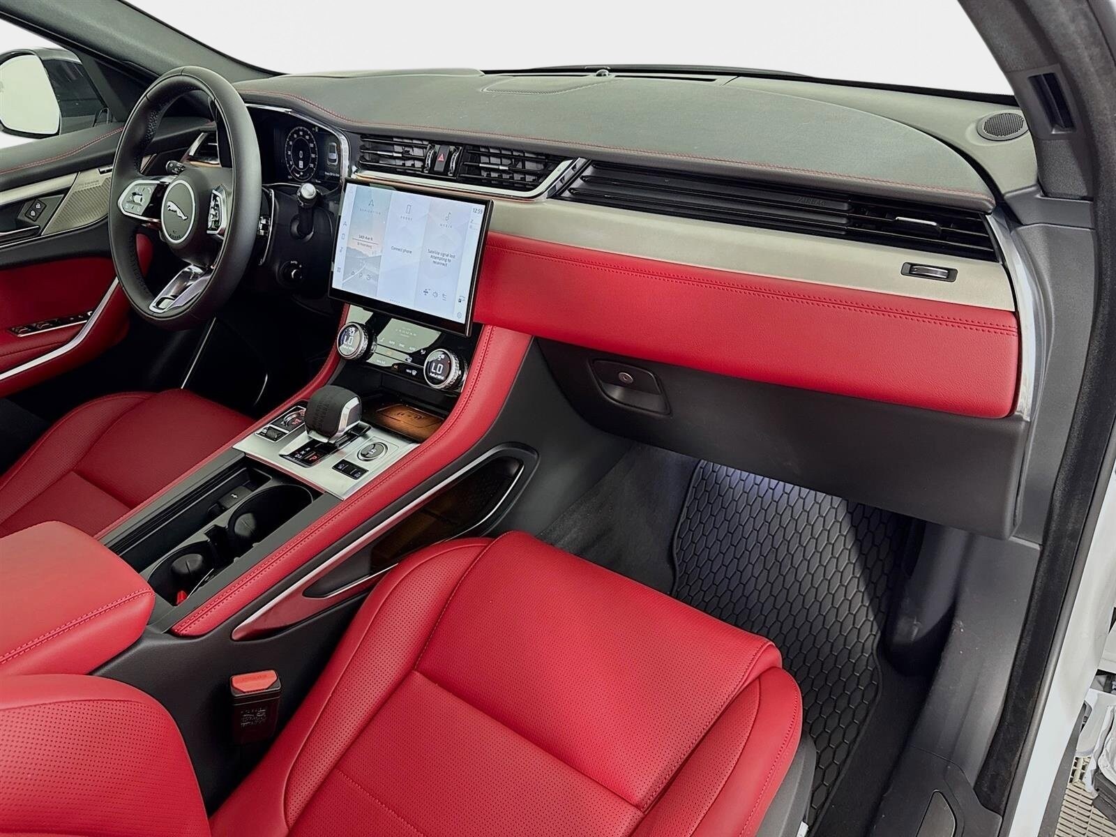 2026 Jaguar F-Pace R-Dynamic S - Photo 31