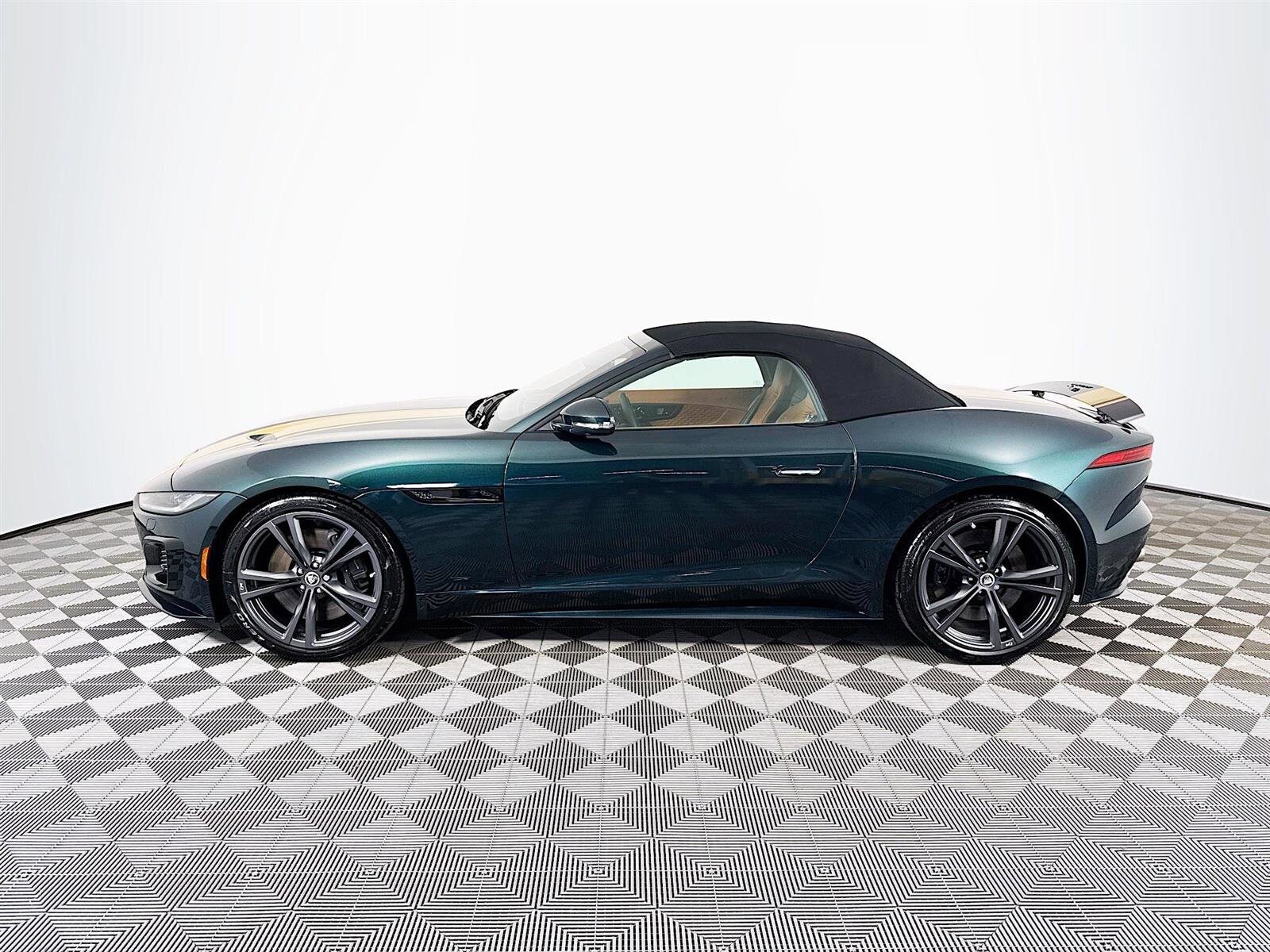 2024 Jaguar F-TYPE P575 R R75 photo 4