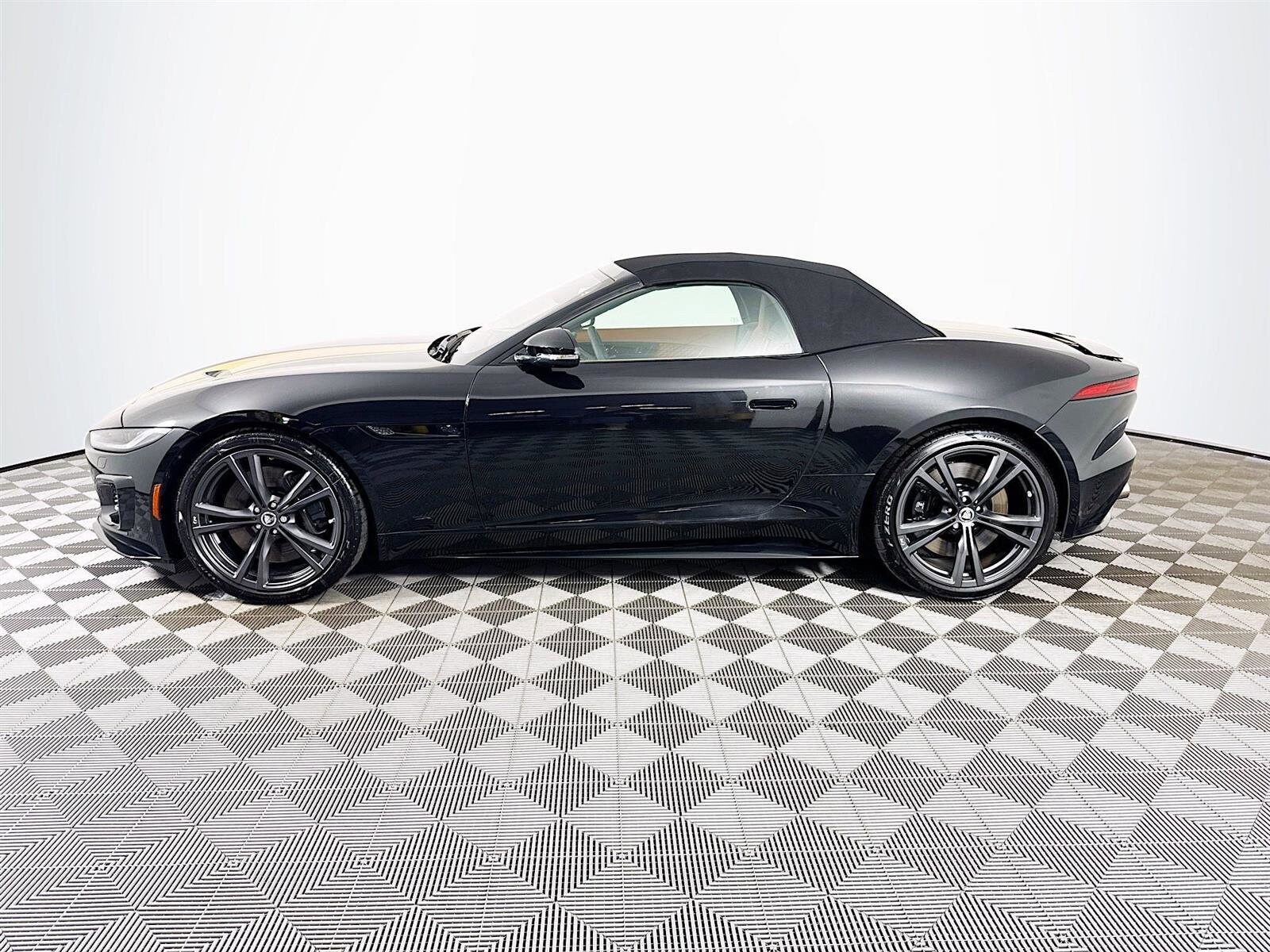 2024 Jaguar F-TYPE P575 R R75 photo 4