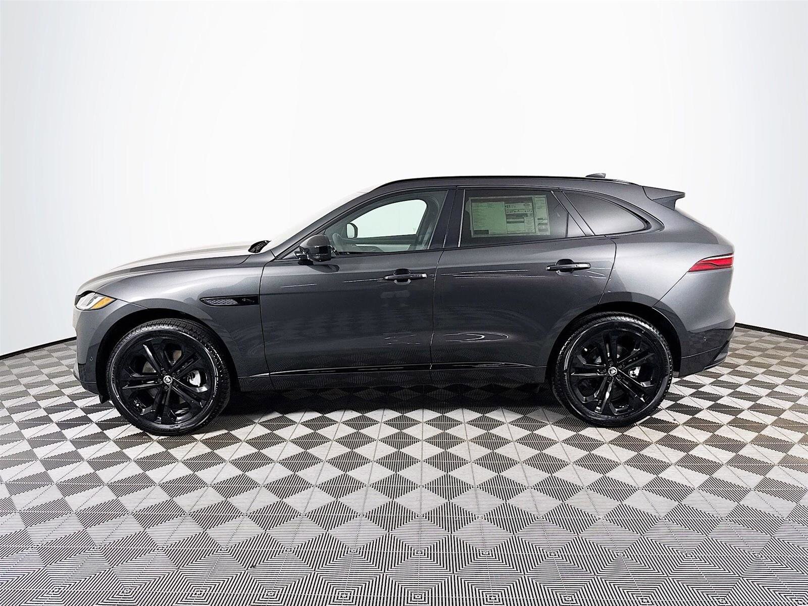 2026 Jaguar F-PACE P400 R-Dynamic S photo 4