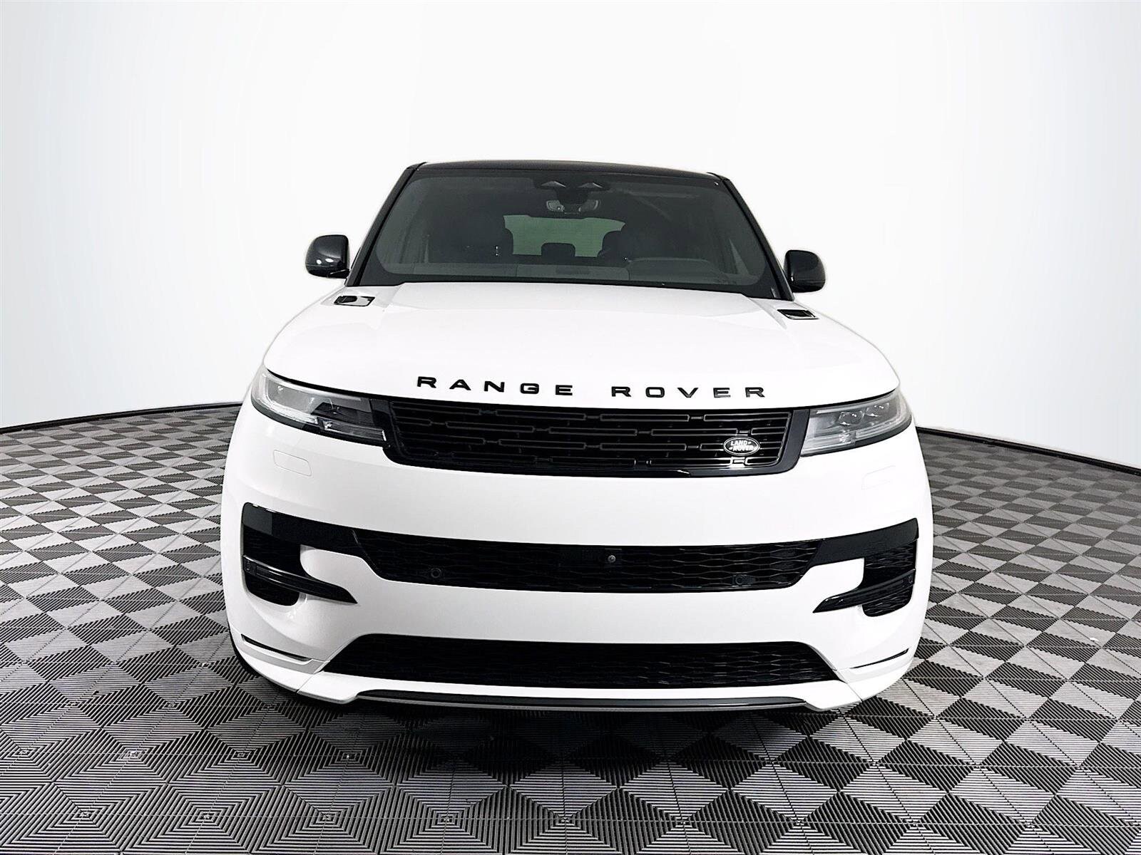 2024 Land Rover Range Rover Sport SE photo 2