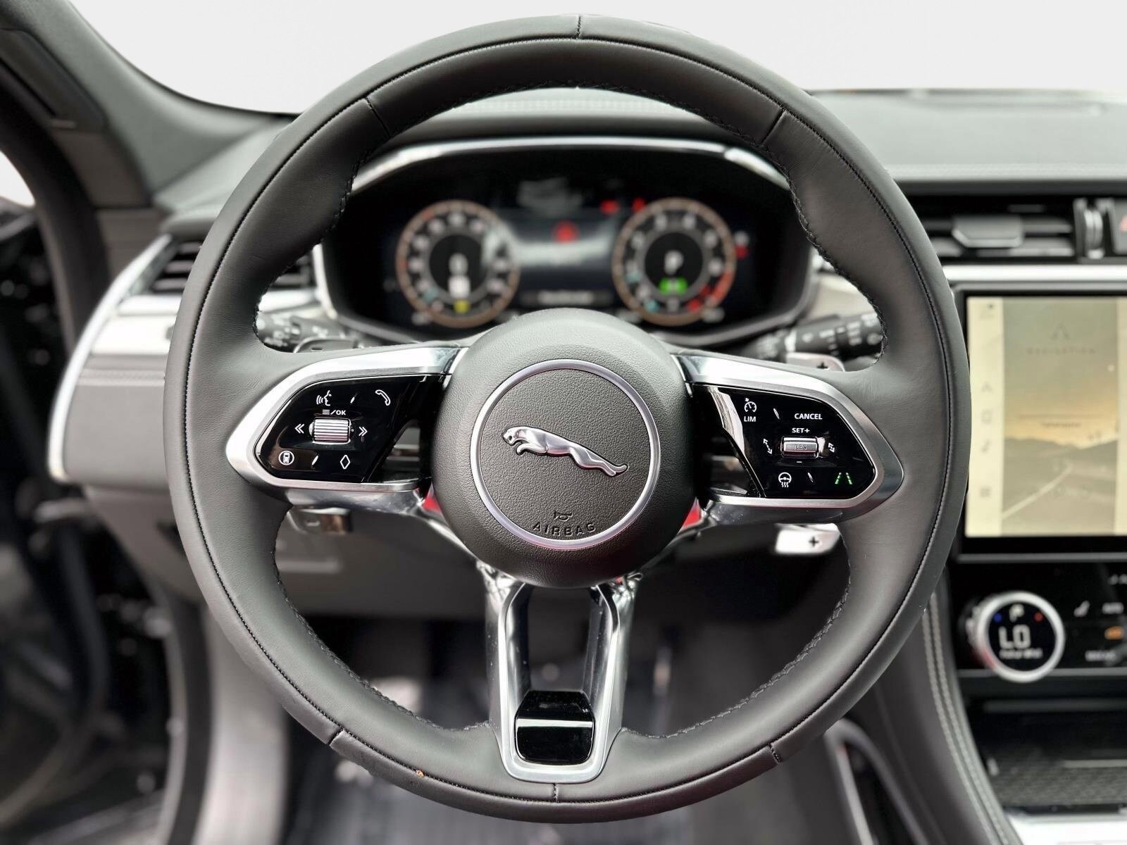 2026 Jaguar F-Pace R-Dynamic S - Photo 20