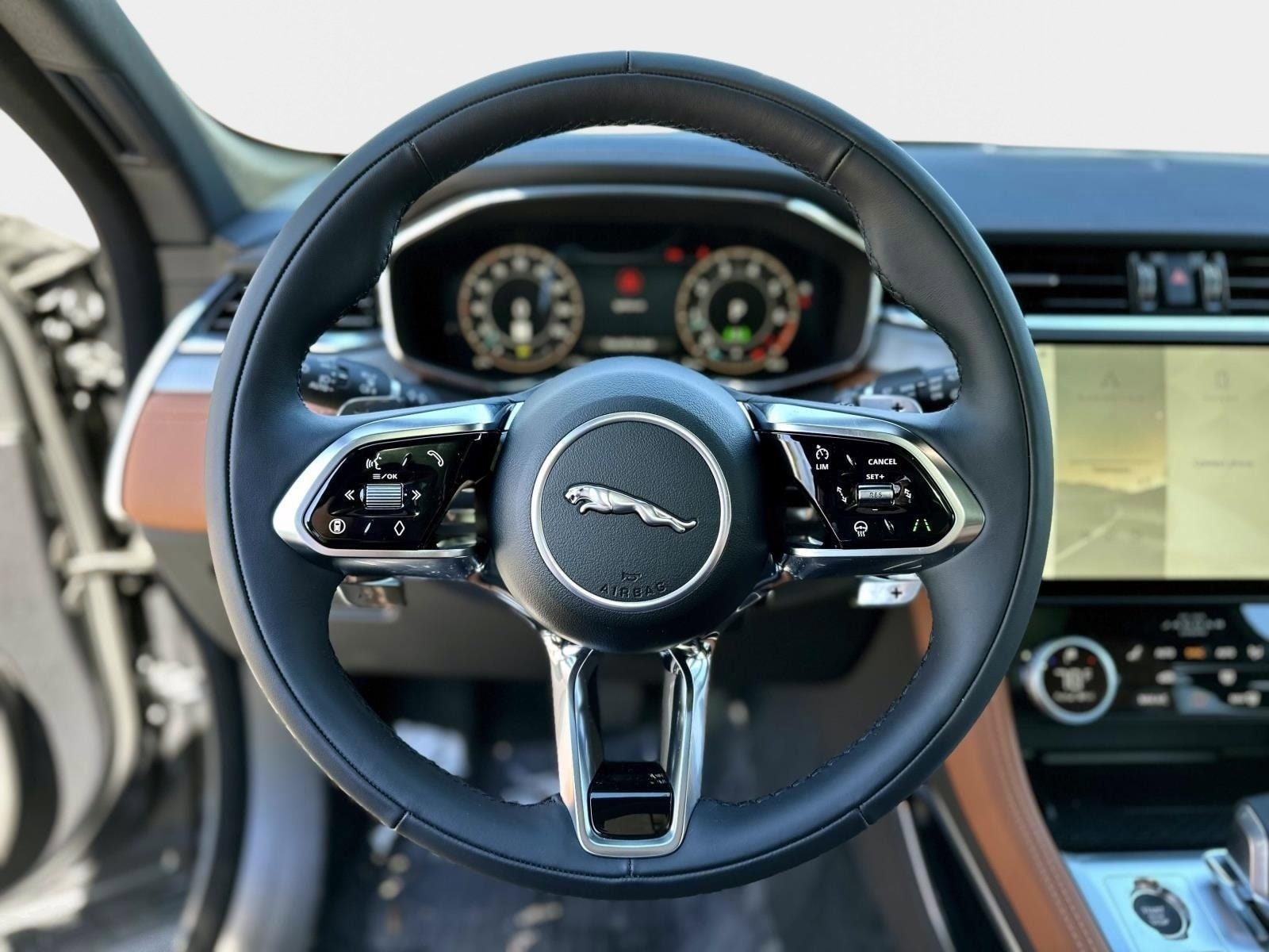 2026 Jaguar F-Pace R-Dynamic S - Photo 20