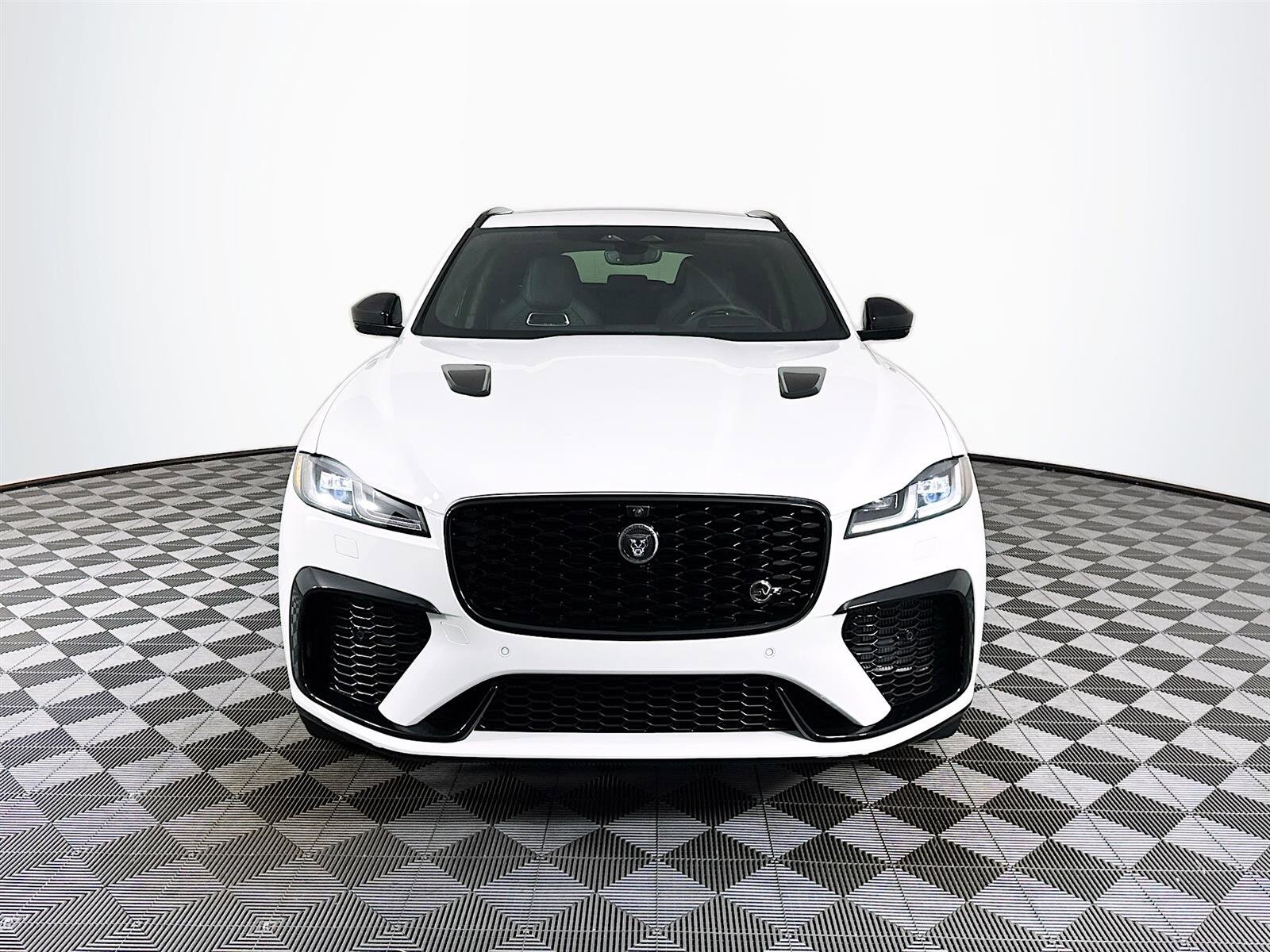 2026 Jaguar F-PACE SVR photo 2