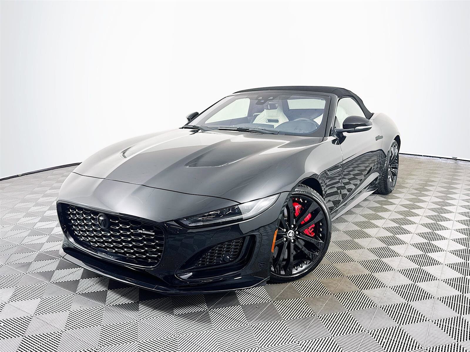 2024 Jaguar F-TYPE P450 R-Dynamic photo 3