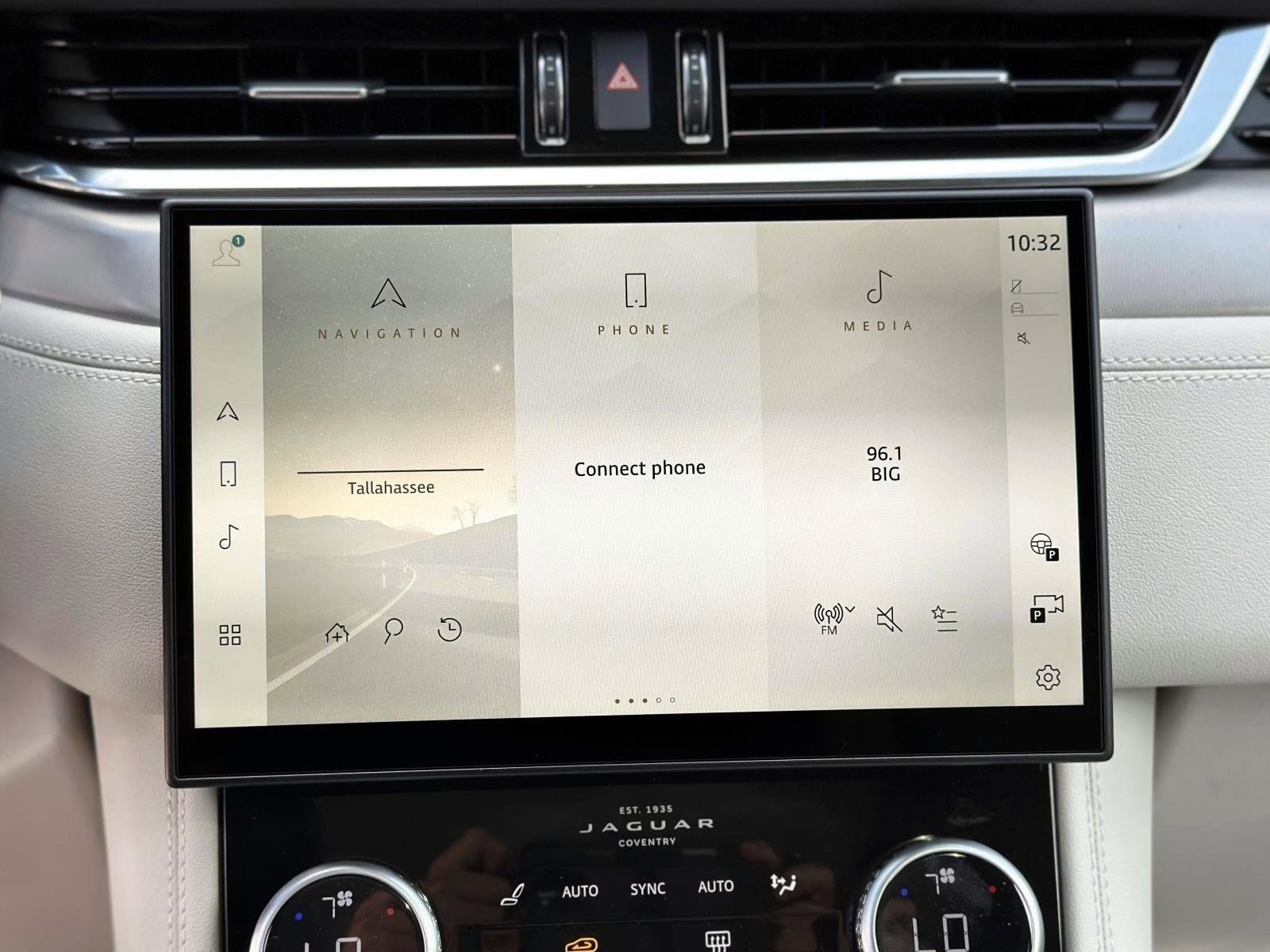 2026 Jaguar F-Pace R-Dynamic S - Photo 16