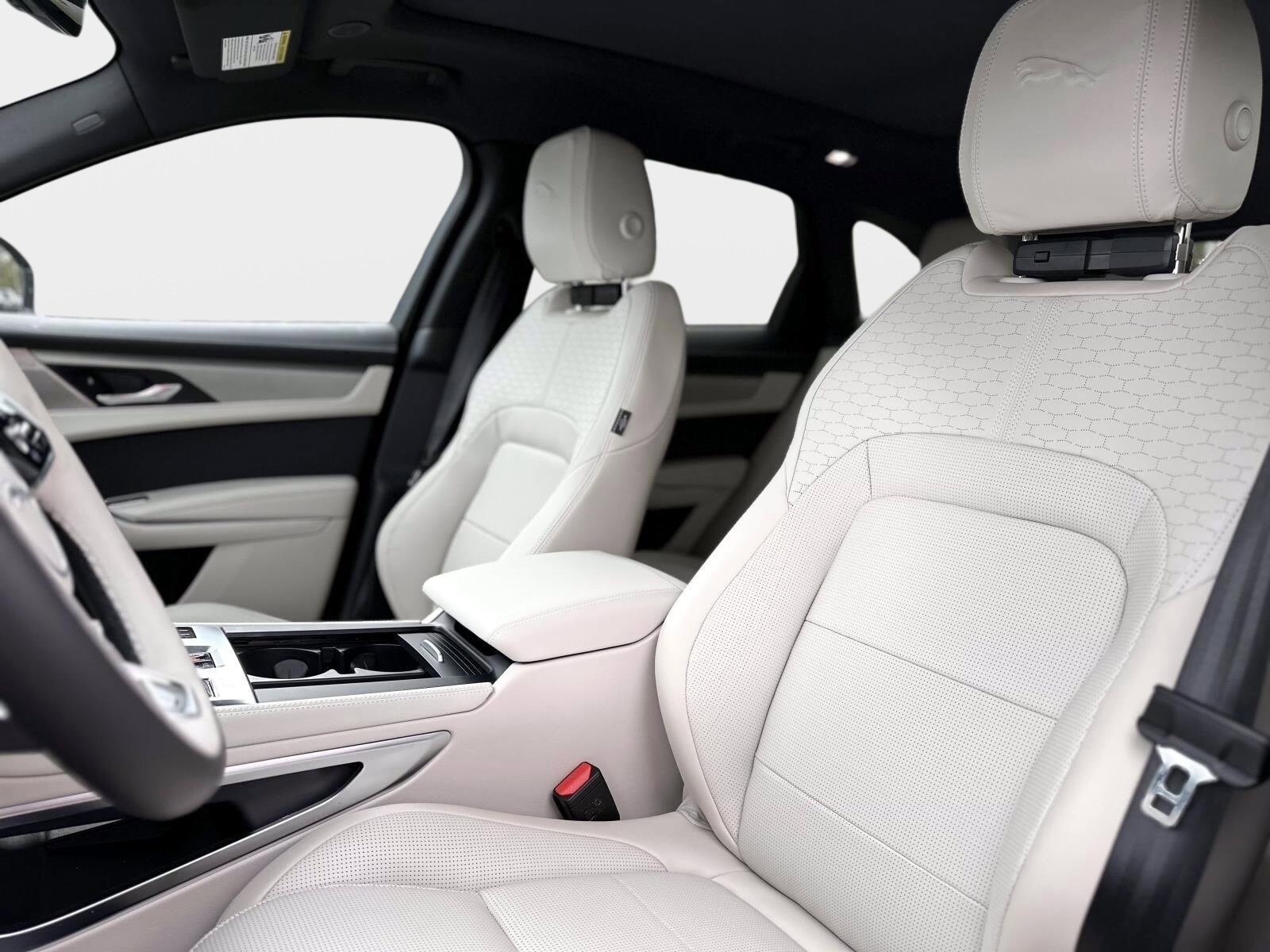 2026 Jaguar F-Pace R-Dynamic S - Photo 15