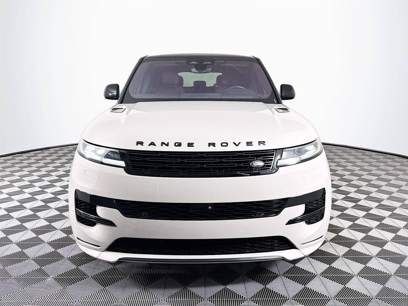 2023 Land Rover Range Rover Sport SE photo 2
