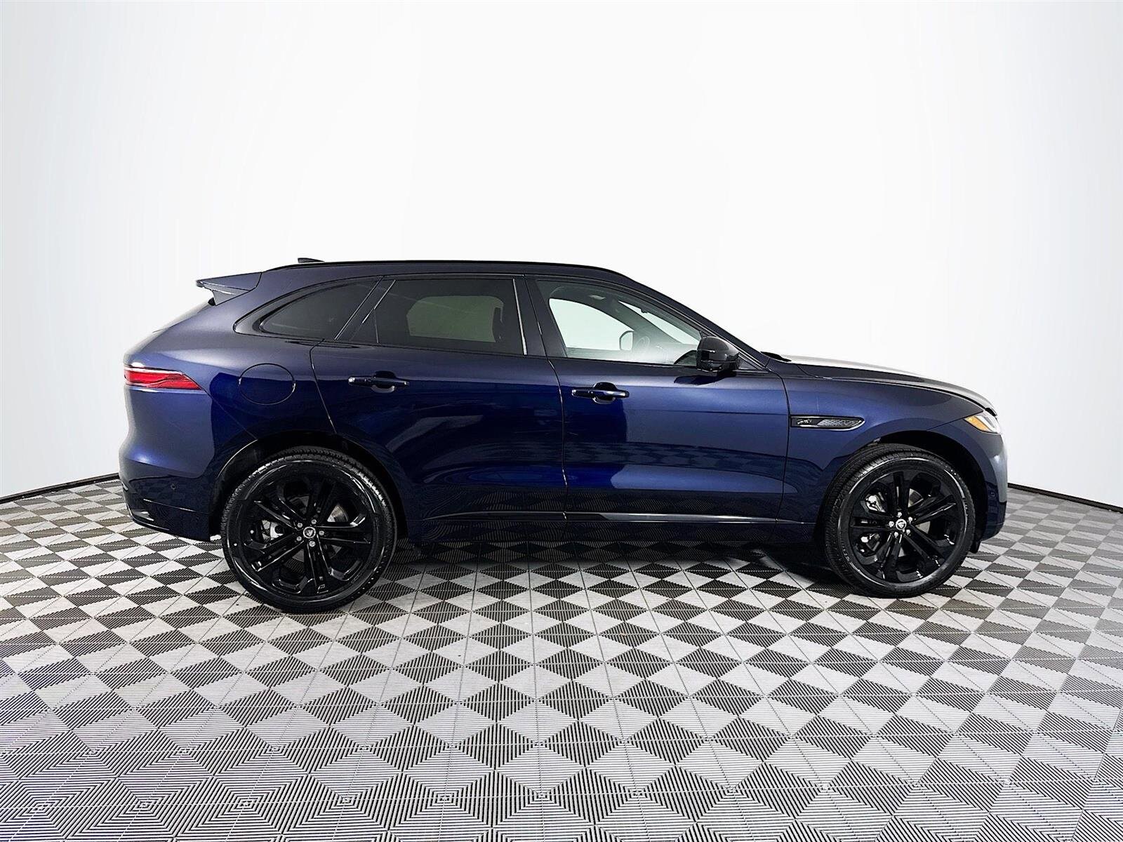 2026 Jaguar F-PACE P250 R-Dynamic S photo 4