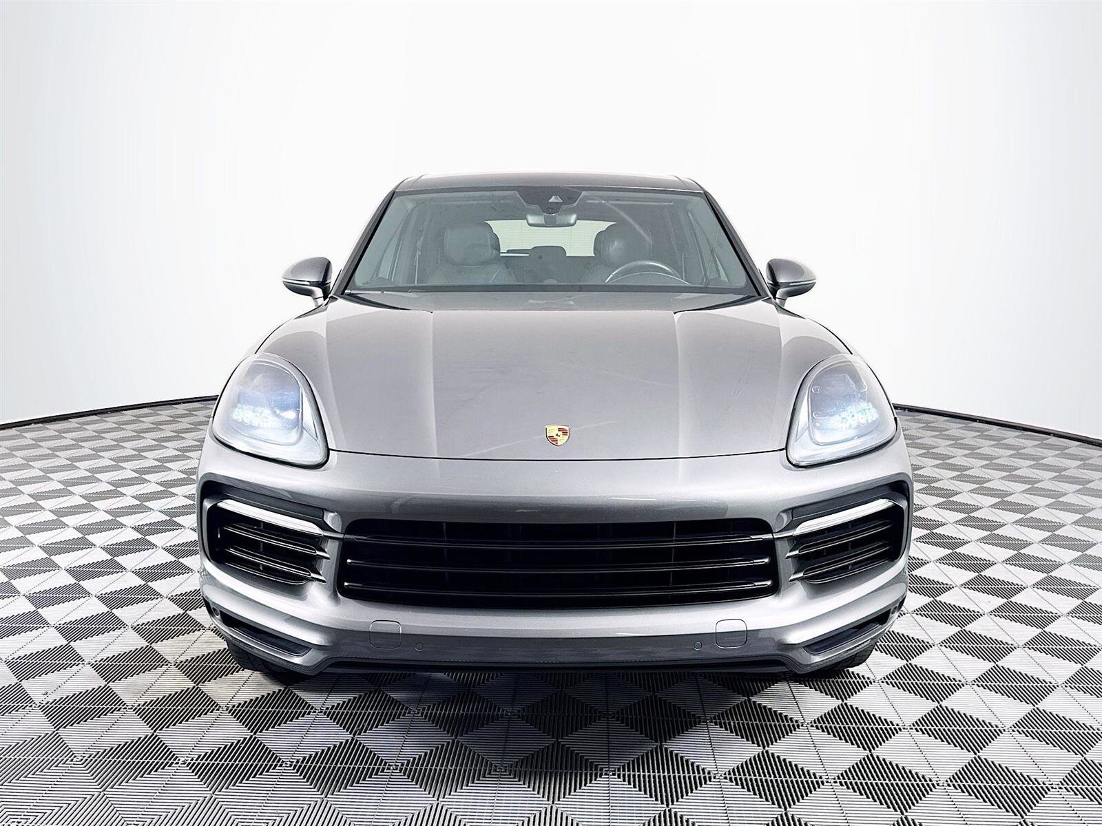 2020 Porsche Cayenne Base photo 2