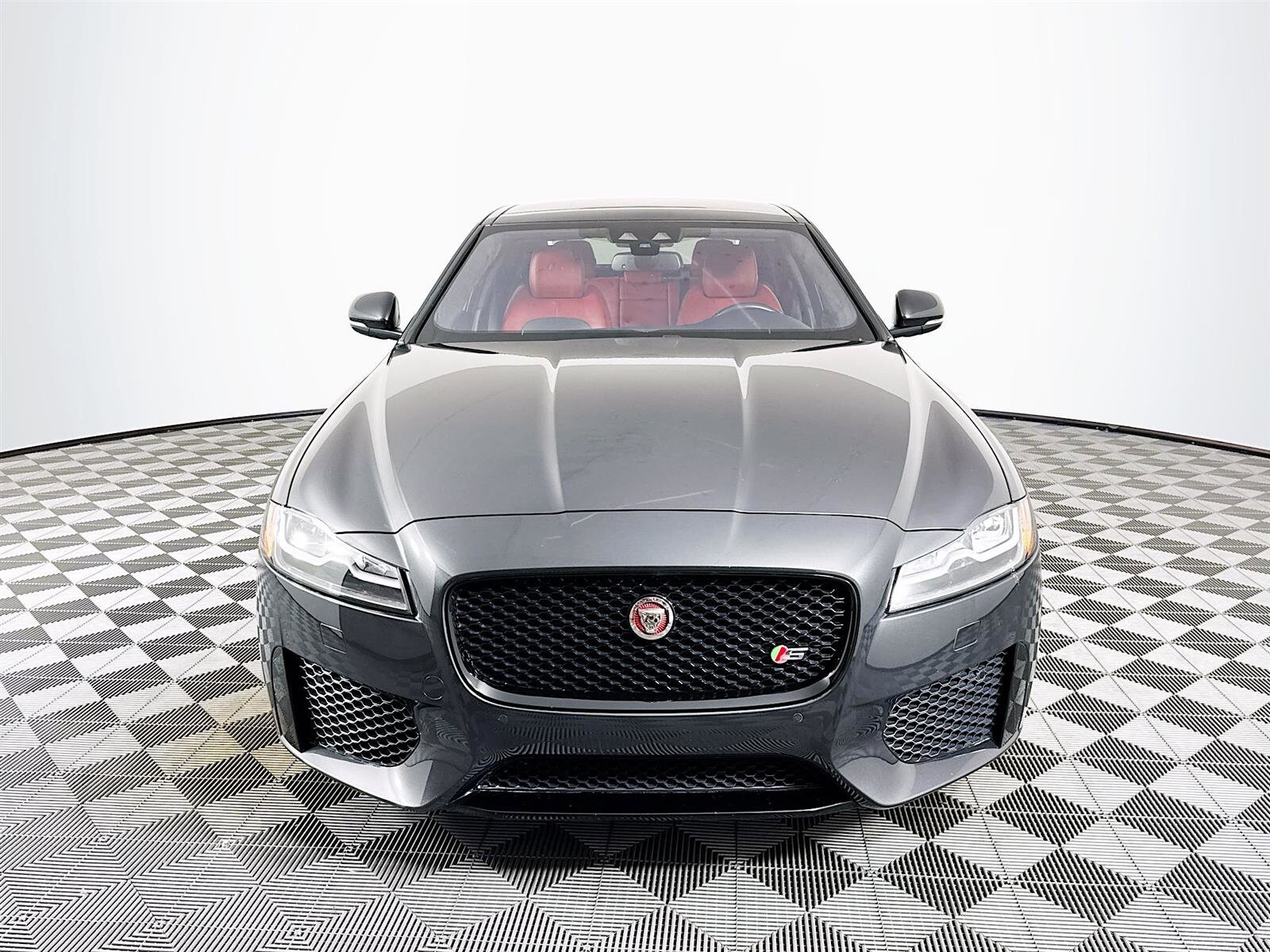 2016 Jaguar XF S photo 2