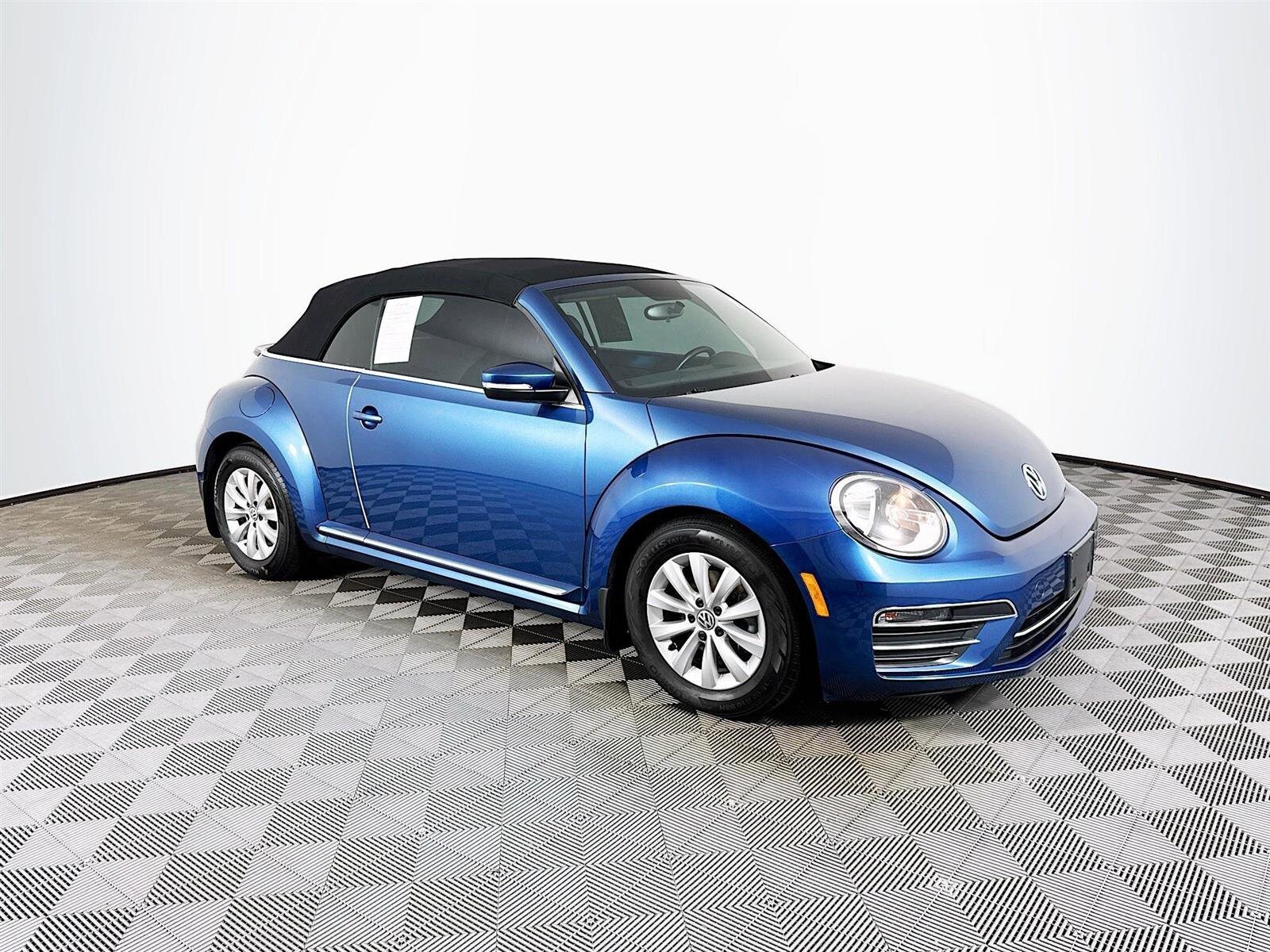 2019 Volkswagen Beetle S photo 3